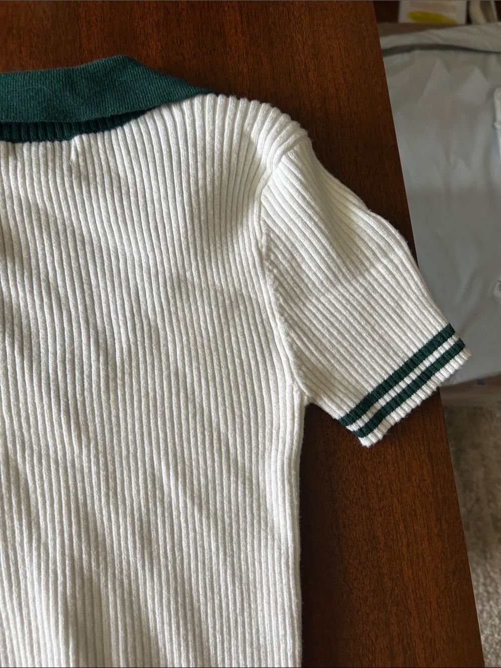 RSQ Cream Ribbed V-Neck Polo with Green Trim - Picture 5 of 9